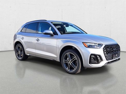 Certified 2023 Audi Q5 e Premium Plus w/ Premium Plus Package image 3
