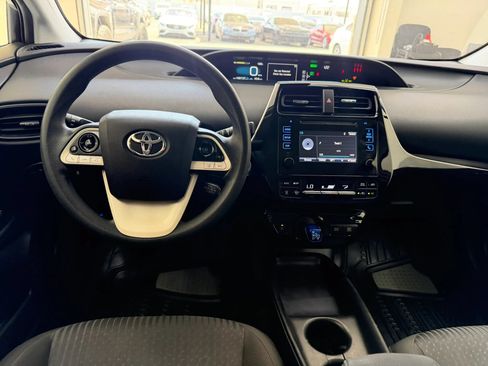 Used 2017 Toyota Prius Two w/ Prius Two Safety Plus Package FWD image 21