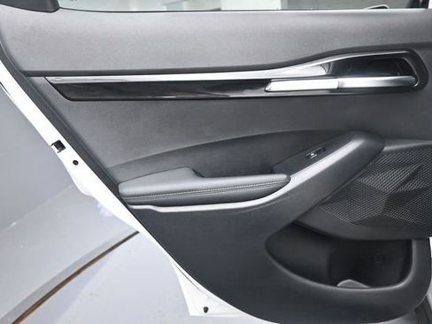 Used 2025 Kia Seltos S FWD image 21