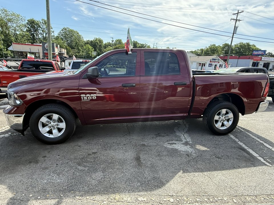 Used 2022 RAM 1500 Classic SLT RWD image 5