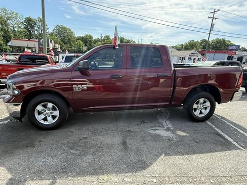 Used 2022 RAM 1500 Classic SLT RWD image 5