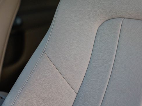 Certified 2025 Mercedes-Benz GLB 250 image 25