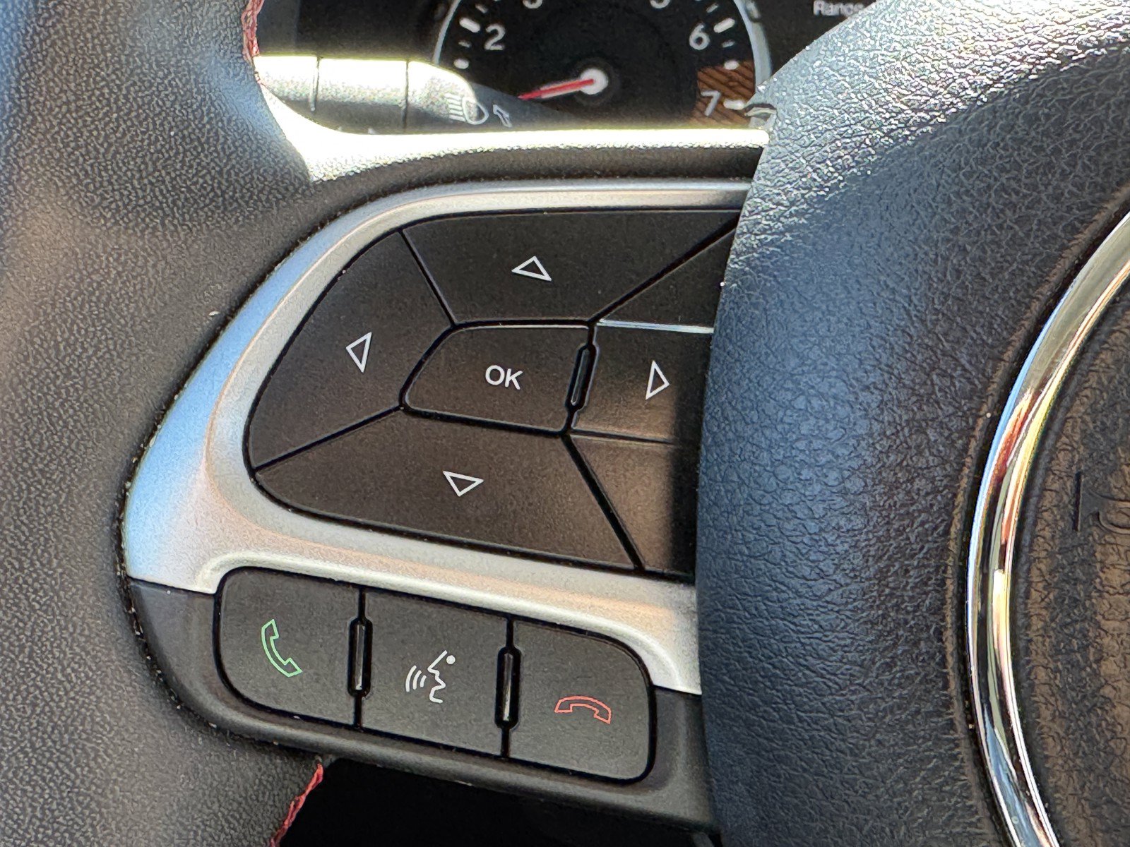 Used 2023 Jeep Renegade Trailhawk AWD/4WD image 23