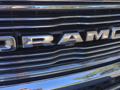 Used 2019 RAM 1500 Laramie image 12