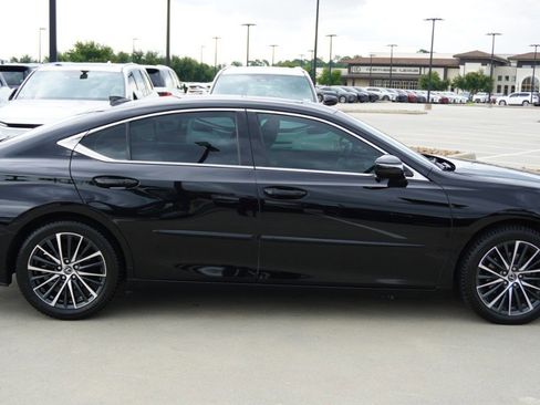 Used 2023 Lexus ES 350 w/ Premium Package FWD image 4