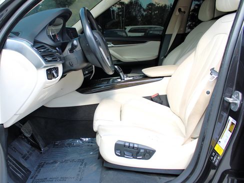 Used 2015 BMW X5 xDrive35d image 13