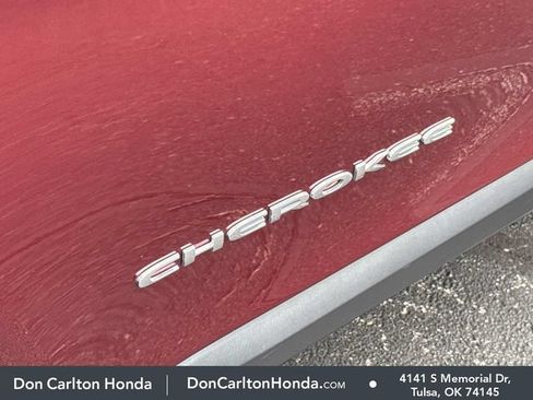 Used 2022 Jeep Cherokee Latitude Lux AWD/4WD image 11