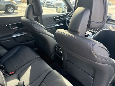 Used 2023 Mercedes-Benz GLC 300 4MATIC image 25