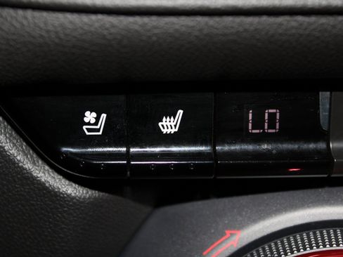 Used 2021 Chevrolet Blazer RS w/ Enhanced Convenience Package image 40