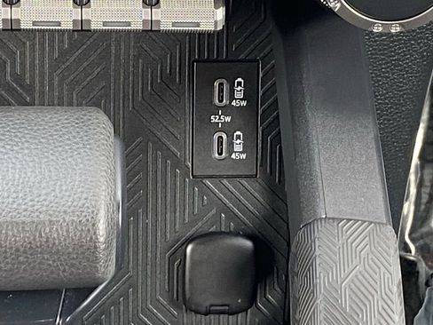 Certified 2025 Toyota Tacoma SR image 31