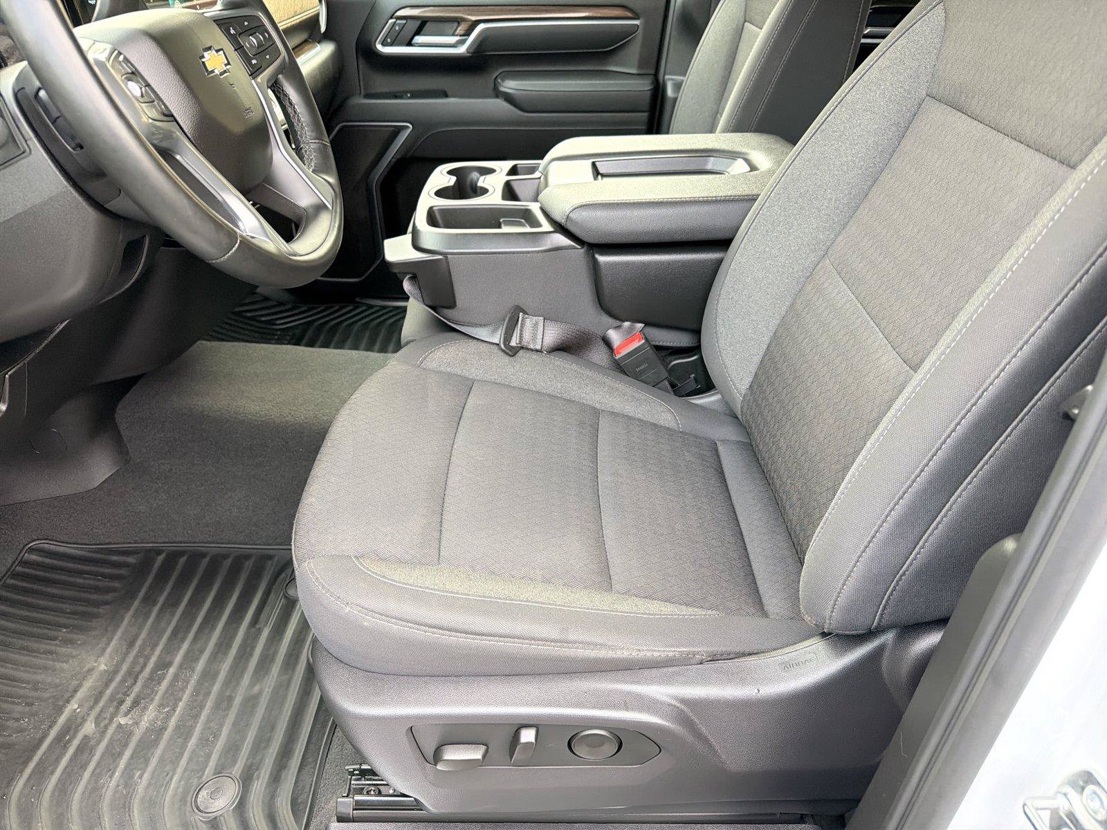 Used 2025 Chevrolet Silverado 2500 LT AWD/4WD image 8