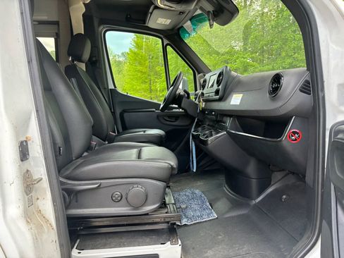Used 2019 Mercedes-Benz Sprinter 170 image 31