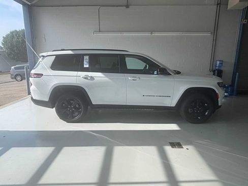 Certified 2024 Jeep Grand Cherokee L Limited w/ Luxury Tech Group II AWD/4WD image 7