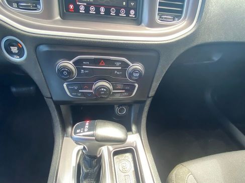Used 2022 Dodge Charger SXT image 17