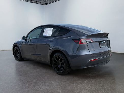Used 2023 Tesla Model Y Long Range AWD/4WD image 5