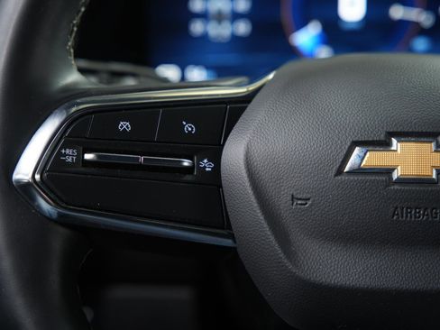 Used 2024 Chevrolet Equinox EV LT image 32