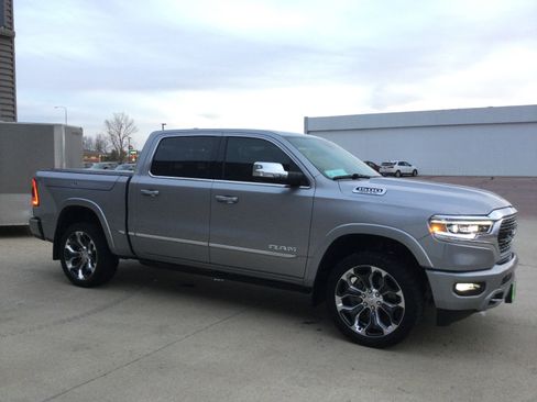 Used 2020 RAM 1500 Limited image 3