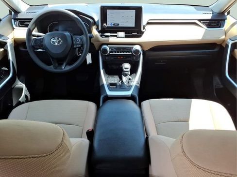 Used 2023 Toyota RAV4 LE AWD/4WD image 21