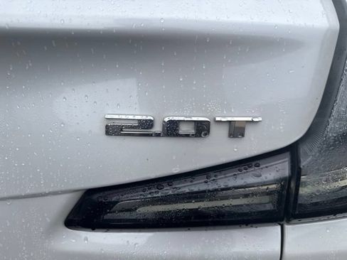 Used 2019 Cadillac XT4 Sport w/ Cold Weather Package AWD/4WD image 9