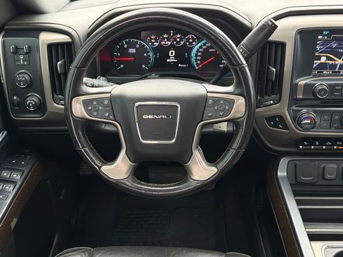 Used 2018 GMC Sierra 2500 Denali w/ Duramax Plus Package AWD/4WD image 11