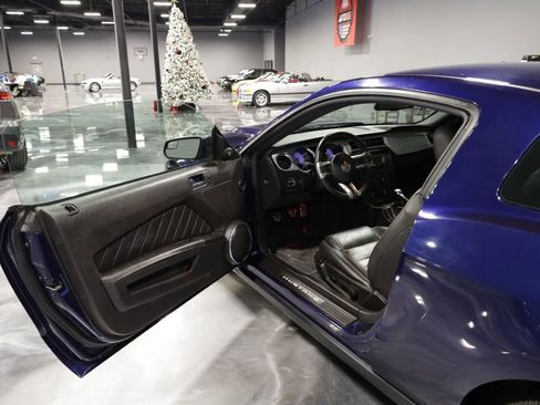 Used 2011 Ford Mustang GT Premium w/ Security Pkg image 9