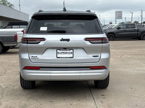 New 2026 Jeep Grand Cherokee L Summit w/ Obsidian Package AWD/4WD image 4