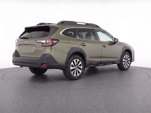 Used 2025 Subaru Outback Premium AWD/4WD image 3