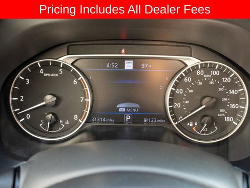 Certified 2024 Nissan Altima 2.0 SR FWD image 18