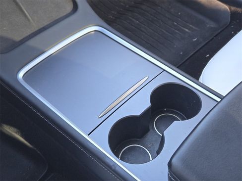 Used 2021 Tesla Model 3 Standard Range Plus image 14