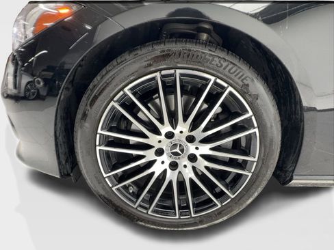 Used 2025 Mercedes-Benz C 300 Sedan image 12