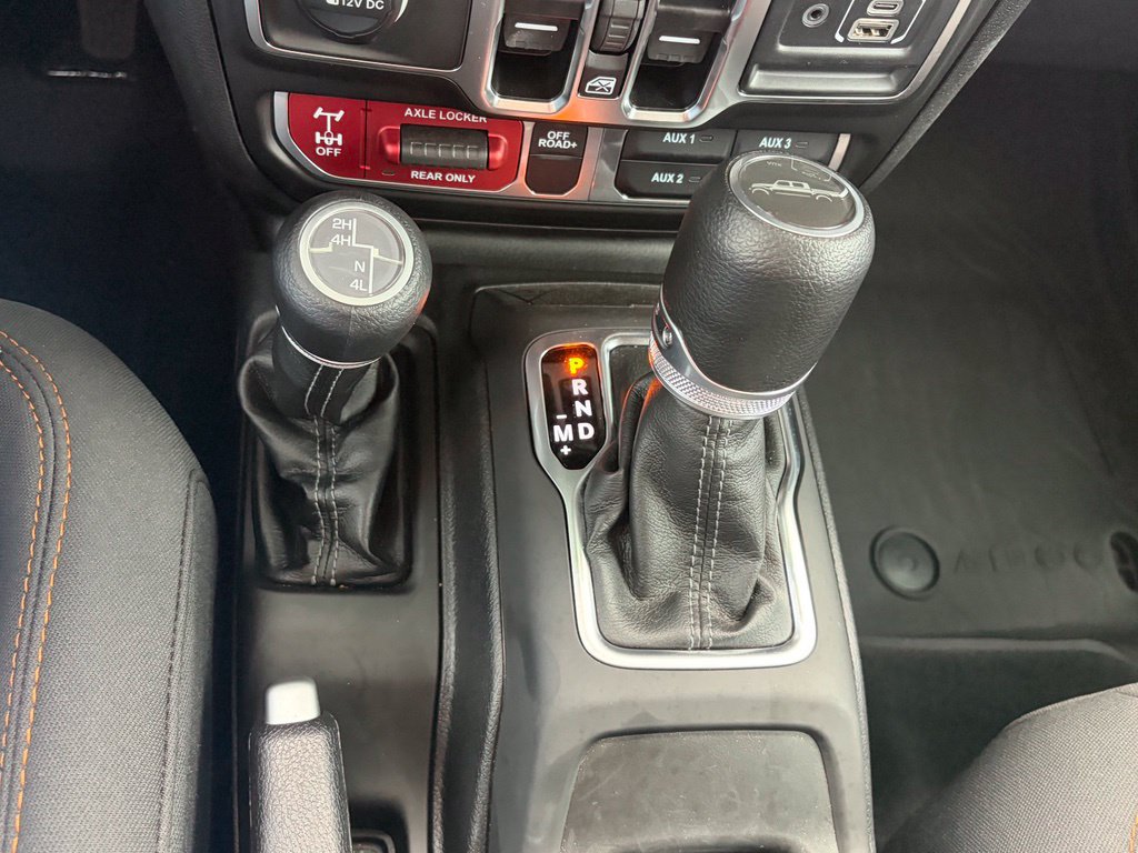 Certified 2025 Jeep Gladiator Mojave AWD/4WD image 32