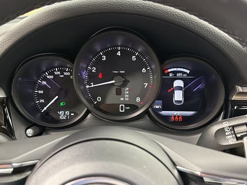 Certified 2026 Porsche Macan AWD/4WD image 40