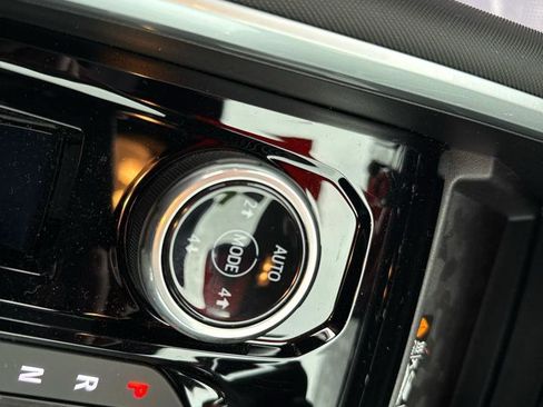 Used 2026 Chevrolet Colorado Z71 w/ Technology Package image 23