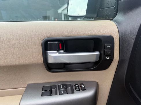Used 2016 Toyota Sequoia Limited w/ Safety & Convenience Package AWD/4WD image 5