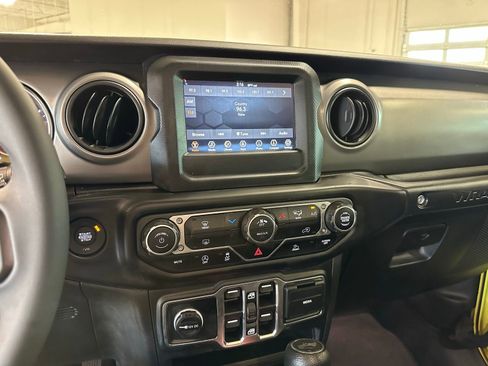 Used 2023 Jeep Wrangler Unlimited Sport image 24