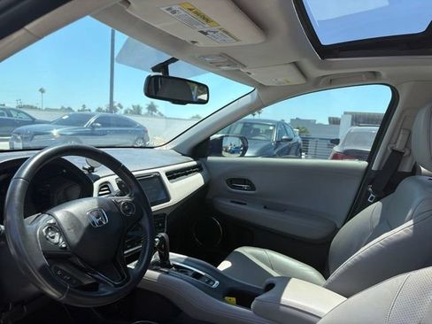 Used 2017 Honda HR-V EX-L image 3