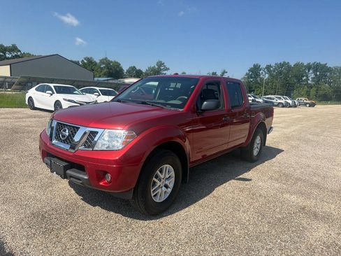 Used 2015 Nissan Frontier SV w/ SV Value Truck Package AWD/4WD image 2