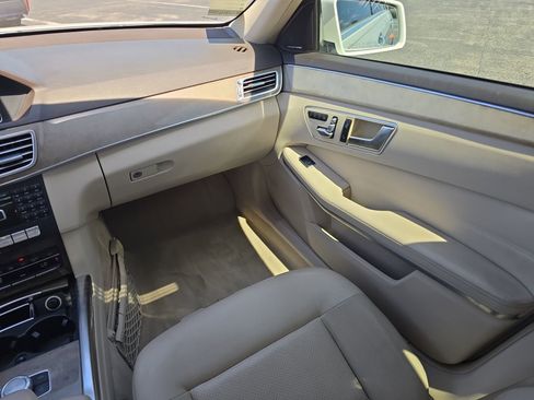 Used 2014 Mercedes-Benz E 350 4MATIC Sedan image 12