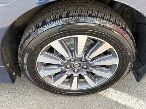 Used 2018 Toyota Sienna XLE AWD/4WD image 9
