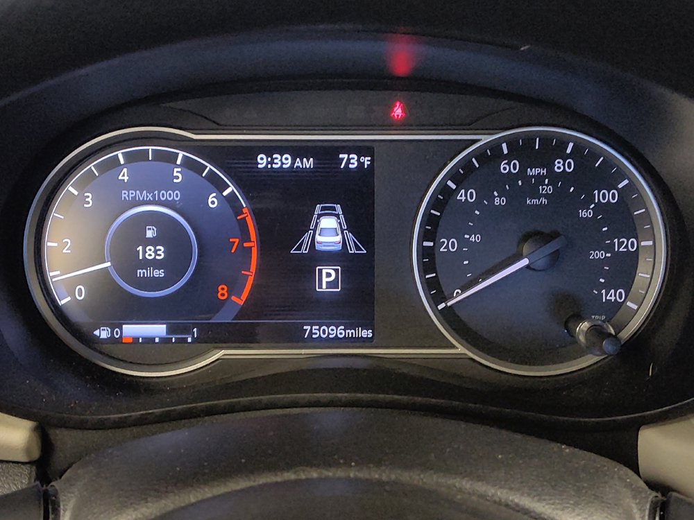 Used 2021 Nissan Versa SV FWD image 23