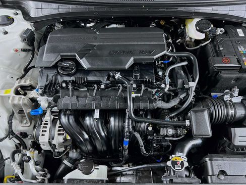 Certified 2025 Hyundai Elantra Sport FWD image 28