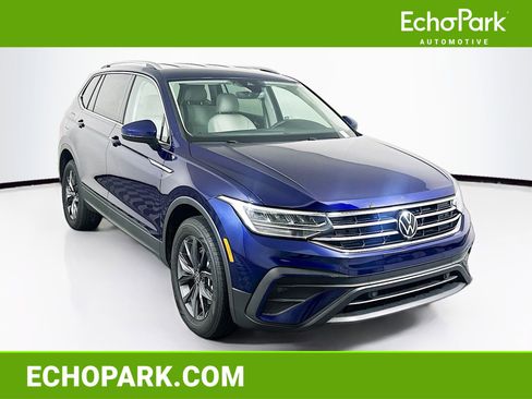 Used 2023 Volkswagen Tiguan SE image 1
