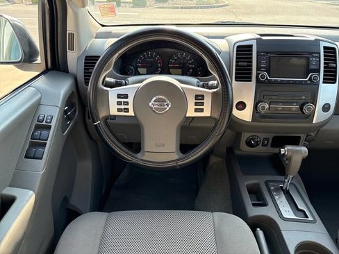 Used 2016 Nissan Frontier SV AWD/4WD image 13