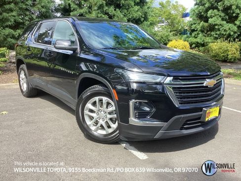 Used 2023 Chevrolet Traverse LS FWD image 1