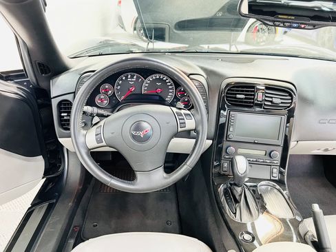 Used 2009 Chevrolet Corvette Coupe w/ Preferred Equipment Group RWD image 29