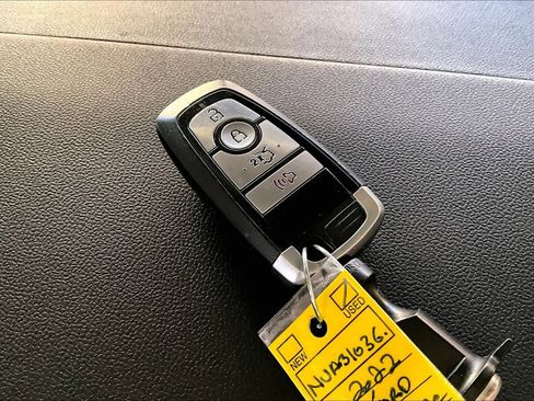 Used 2022 Ford Escape SE w/ SE Sport Appearance Package image 14