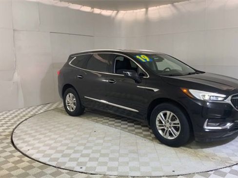 Used 2019 Buick Enclave Preferred image 2
