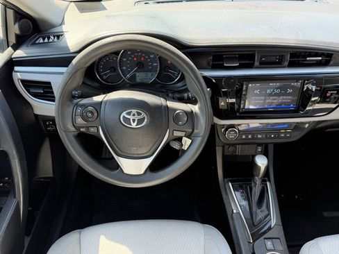 Used 2014 Toyota Corolla LE image 10