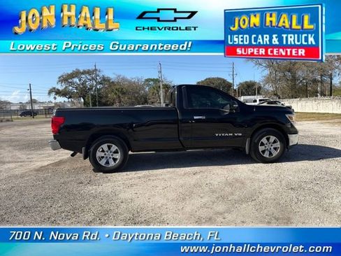 Used 2018 Nissan Titan SV image 14