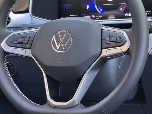 New 2026 Volkswagen Taos SE AWD/4WD image 18